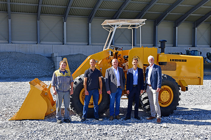 Liebherr restores a 60-year-old wheel loader prototype: The LSL 1500